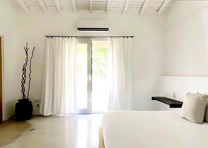 Ganado In Mikonos Παραλία Paradise